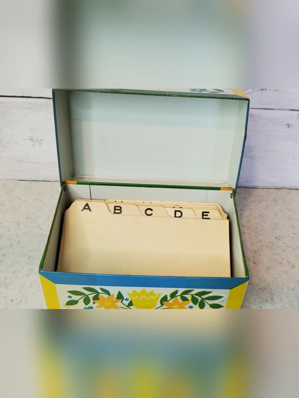 Vintage MCM Metal Recipe Box Floral Cottagecore Grandmacore Kitchen Storage Tin